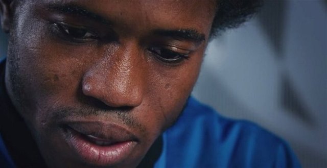 Davies de Ebola salgınının önlenmesi için doğru bilgilerin insanlara ulaştırılmasının önemini vurguluyor.