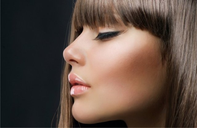 Küçük Burun Ufak buruna sahip olanlar; grup aktivitelerinde etkin, yaratıcı bir hayal gücüne sahiptir. Aynı zamanda sabırsız kişilerdir.