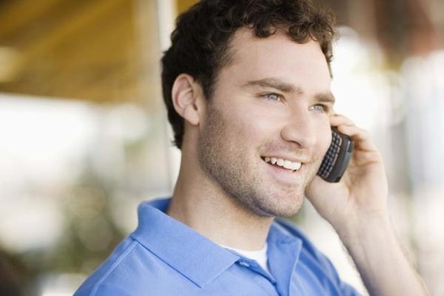 Kendinden emin, bağımsız, liderlik gücü yüksek soylu, gururlu, gösterişli, toplumda hemen farkedilen.