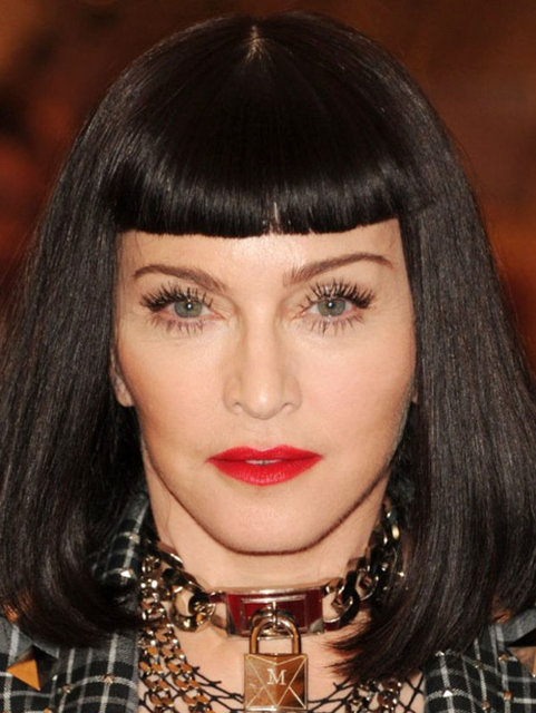 Kısa Ve Dar Çene Bu insanlar entellektüel ve keskin fikirlidir. Karar verme konusunda çok başarısızdırlar.