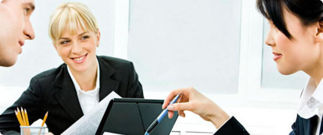 Konuşma ve yazma yeteneği son derece güçlü. İnsanları kolayca çözebilen değerlendirme gücü yoğun, organizasyon becerisi muazzam.