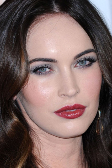 Basık Çene Çevrelerinde çok popüler ve uysal insanlardır. Karar verme konusunda pek başarılı oldukları söylenemez.