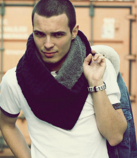 Yönetme gücü olan, insanları kolayca etkileyebilen iyi bir oyuncu (sanat), kendini ifade etmesini bilen. Hayatın güzel yanlarının tadını çıkarmasını bilen isteklerini gerçekleştirme gücüne sahip renkli bir kişi.