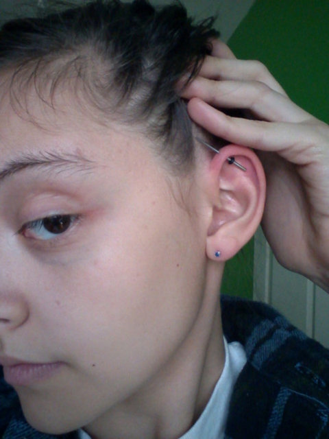 Eğer kulağınız göz hizanızın altındaysa... İstikrarlı bir kişiliğe sahipsiniz demektir.