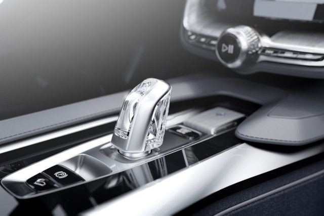 En üst paketinin satış fiyatı 60.000 Sterlin tutarında olacağı düşünülüyor.  -   -  