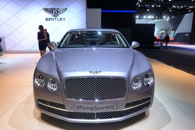 Bentley'in Flying Spur W12 Modeli
