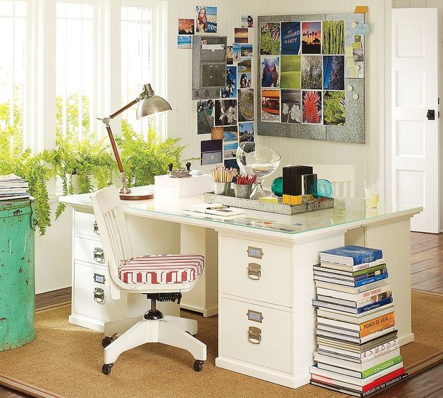 Dolabınızdaki kullanılmayan kıyafetleri depolamak için elbise çantası kullanmak mantıklı bir seçim olabilir fakat plastikten kaçınmaya özen gösterin.   -