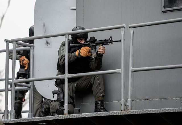 Son olarak ise ekipler ikiye ayrılarak, düşman hedefine baskın yaptı.