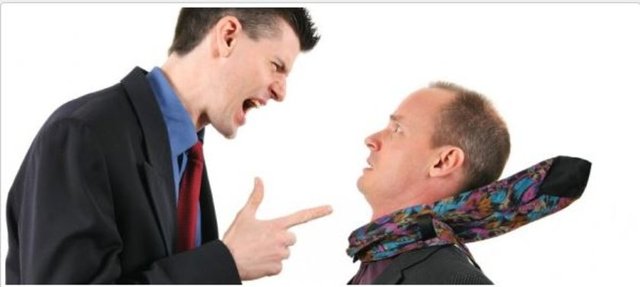 Bunun yerine mantıklı görünen bir hikaye yaratıp onların arkanızı toplamasını sağlar ve gerçeğin sizin bakış açınızdan daha iyi göründüğünü düşünürsünüz.