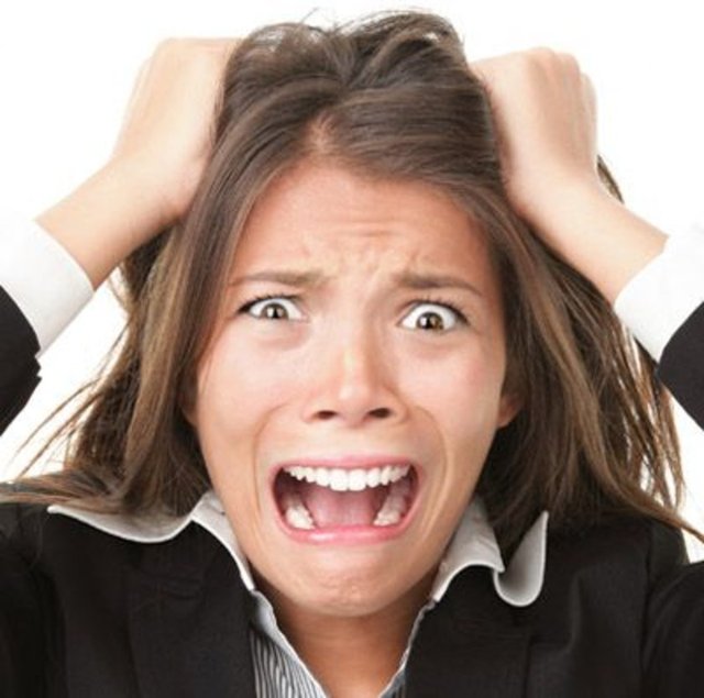 Siz en düz haliyle bir kaçınma uzmanısınız.