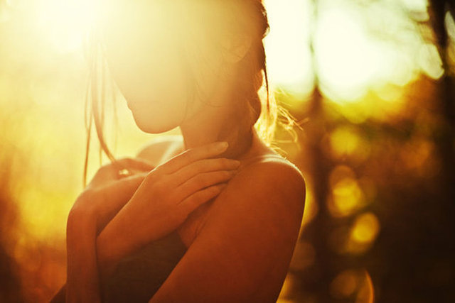 Güneşlenerek D vitamini aktivasyonuna yardımcı olun.