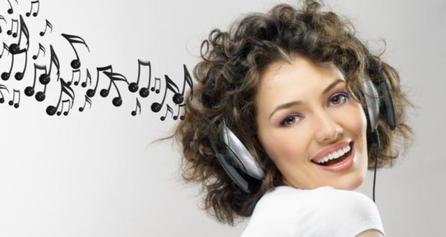Evde keyifli zaman geçirmenin şartlarından biri müzik dinlemek.