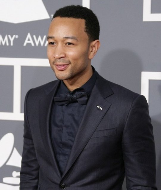 Erkek soul/R&B sanatçısı: John Legend