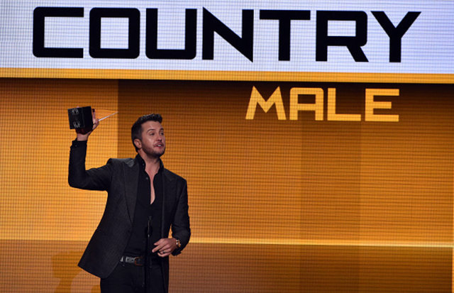 Erkek country sanatçısı: Luke Bryan