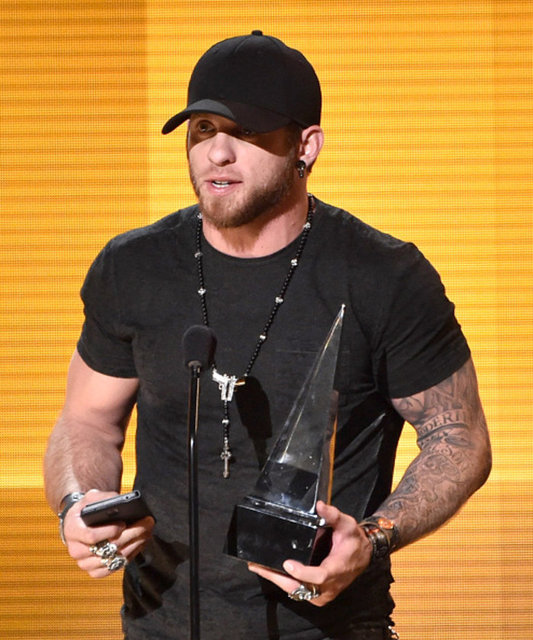 Country albümü: Brantley Gilbert "Just As I Am"