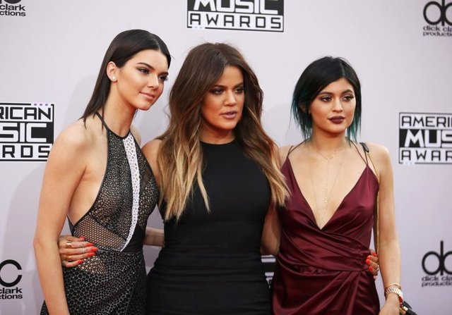Kendall Jenner, Khloe Kardashian ve Kylie Jenner