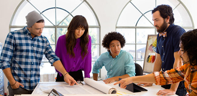 Başarılı insanlar özgüvenlerinin ve ruh hallerinin başka insanların eleştirileri tarafından zedelenmesine izin vermiyorlar.  -