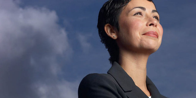 Başarılı insanlar için iş hayatı ne kadar önemliyse sevdikleri insanlar onlardan daha da önemli bir yer kaplıyor. Başarının aileden ve sevdiklerinden gelen destek ile oluştuğuna ve bu şekilde kalıcı hale geldiğine inanıyorlar. -