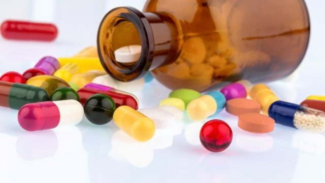 Çünkü ağrı kesiciler sık kullanıldıklarında beyindeki ağrı merkezlerinin duyarlılığını artırabiliyorlar.