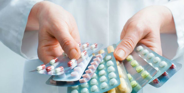 Başımız ağrıdığında hemen bir ağrı kesici ilaç alıyoruz.