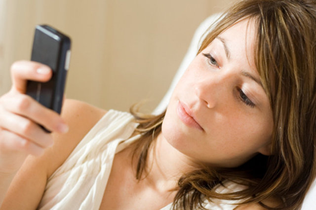 Çünkü telefon konuşmalarında yüz yüze olamayacağınız için onun ne hissettiğini anlamayabilirsiniz.