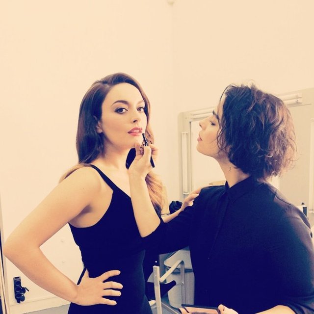 EZGİ MOLA  - Makyaj bütün güzelliklerin anasıdır  -