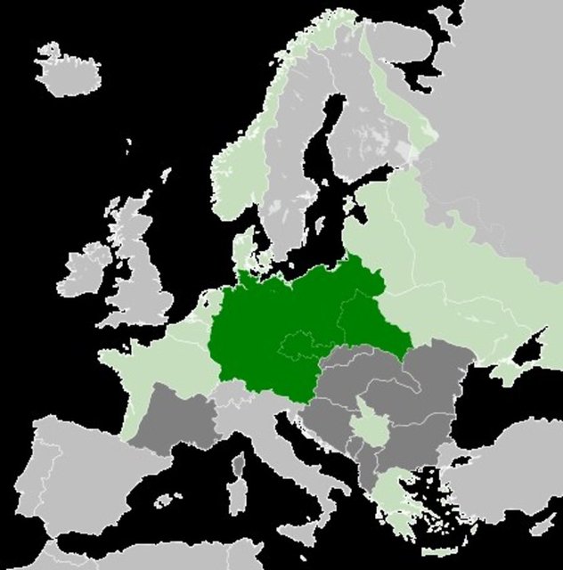 1. Dünya Savaşı bittiğinde kaybeden Almanya, Adolf Hitler önderliğinde en çabuk toparlanan devlet olup tekrar Dünya'nın en güçlü ülkelerinden biri olmuş ve 2. Dünya Savaşı bitimine kadar süper güç kalmıştır.