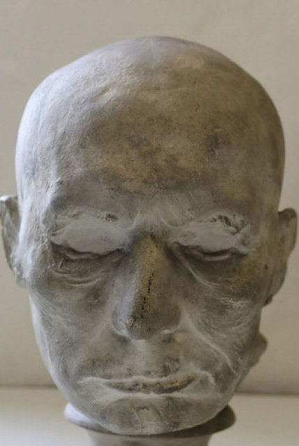 Yapılan çalışmalar azılı katillerin kimliklerin tespit edilmesini ve ölüm maskesi tekniğinin ayrıntılarını ortaya çıkardı. -