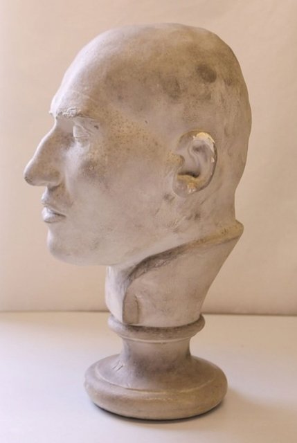 Johann Hatschwanz Karısını arsenikle zehirleyerek öldürdü. 1850'de idam edildi. -