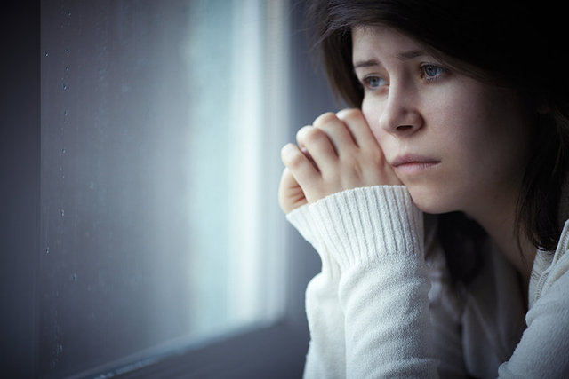 Mevsim geçişleri ruhsal dengemizde de değişimlere neden olur; güneşin etkisini yitirmesi ve günlerin kısalarak erkenden kararması daha fazla duygulanmalara yol açar. -