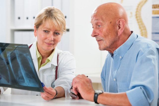 Özellikle yaz aylarına girerken ve yaz sonunda uzman bir hekime başvurarak kan kontrolleri, keratin ve üre testlerini yaptırmaları gerekir.