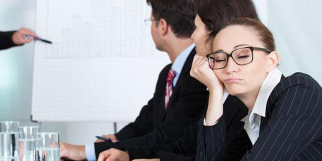 Mevsim değişimi yüzünden yaşanılan iç sıkıntısı ve mutsuzluk iş hayatlarında adaptasyon güçlüğü, enerji azalması ve dikkat dağınıklığına sebep olur.