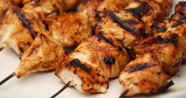 Vücudun güzellik hormonları üretmek için ihtiyaç duyduğu yüksek değerde protein içeriyor.