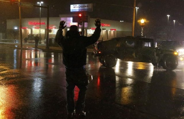 ABD'lilerin en çok  - alışveriş yaptığı gün olan 'Black Friday' öncesi yapılan boykot çağrısına sosyal medyada destek artıyor.