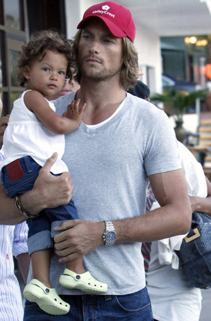 TMZ.com'un ele geçirdiği mahkeme kayıtlarına göre Halle Berry, eski sevgilisi Aubry'nin bu tür ırkçı davranışlarıyla Nahla'nın psikolojik gelişimini olumsuz etkilediğini de belirtti.