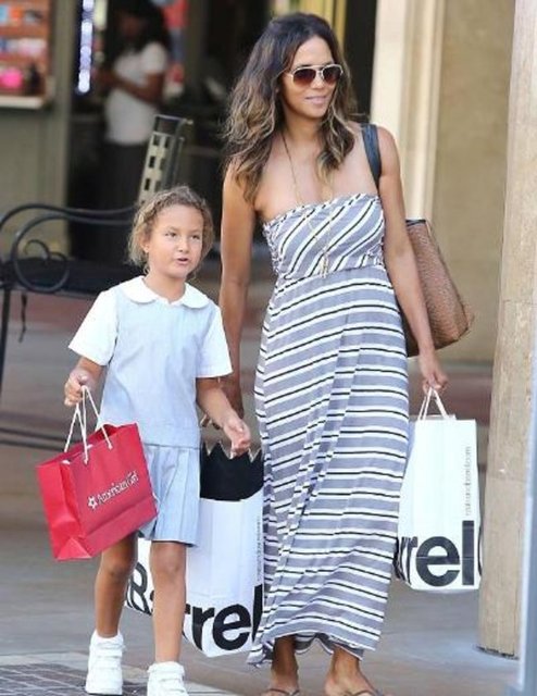 Oscar ödüllü oyuncu Halle Berry ile eski sevgilisi ve altı yaşındaki kızının babası Kanadalı manken Gabriel Aubry bugüne kadar eşi benzeri görülmemiş bir şekilde "davalık" oldu.