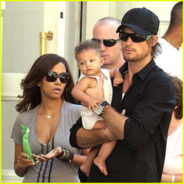Görülen illk duruşmada mahkeme hem Halle Berry'nin hem de Gabriel Aubry'nin Nahla'nın saç rengiyle oynamısını yasakladı.