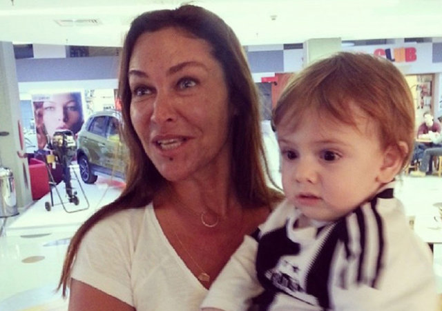 Hülya Avşar-Beşiktaş -