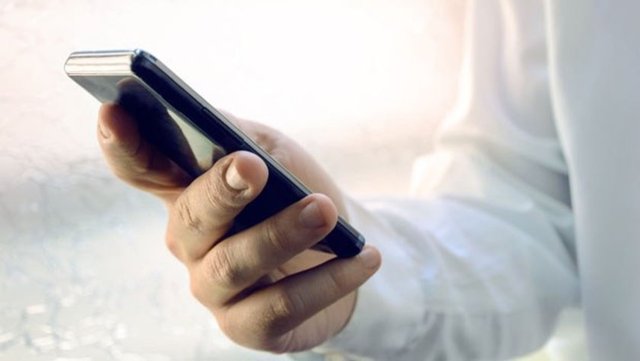 Seslerini duymak bile sizi rahatlatacaktır. Kendinizi yeryüzünün en itici, en sevimsiz, en nemrut insanı zannettiğiniz bu zamanlarda karşılıksız sevgi size ilaç gibi gelecektir.