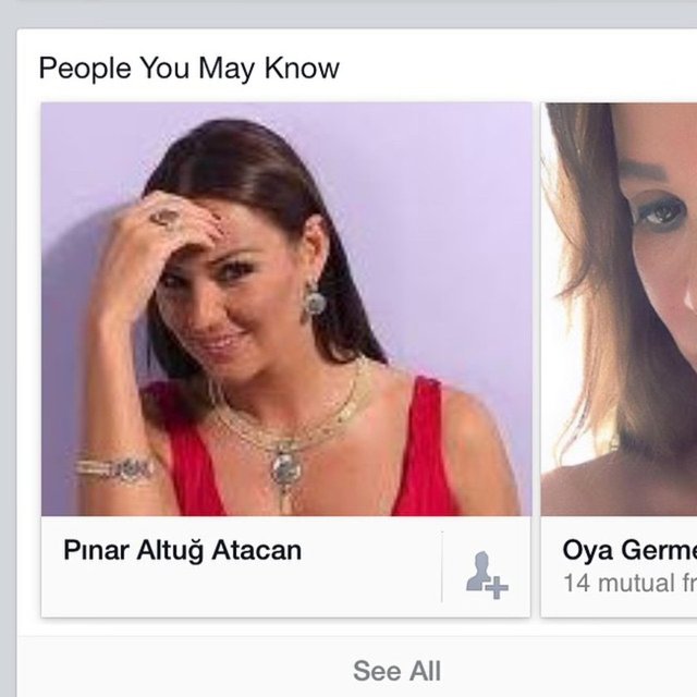 PINAR ALTUĞ  - Facebook bana beni tanıyor muyum diye soruyor... bu nasıl bir manyaklıktır. Başka birinin kimliğine bürünmek. -