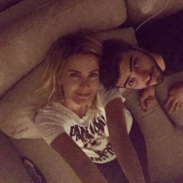 ECE ERKEN UÇAR  - Hey