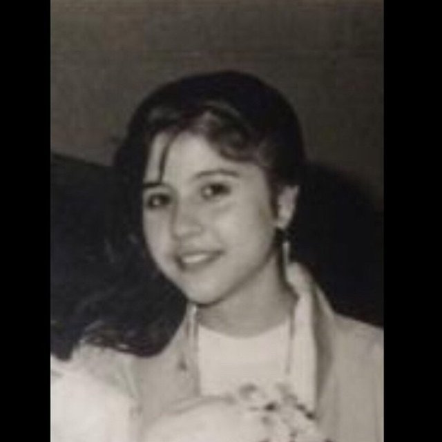 SİBEL CAN  - Ünlü şarkıcı Instagram hesabından "Sayar benim çocukluk arkadaşım bugün onu kaybettim. Allah ailesine sabır versin" notuyla paylaştı.