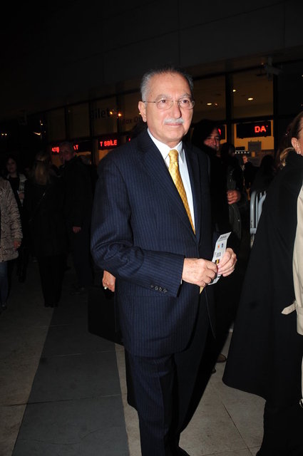 EKMELEDDİN İHSANOĞLU