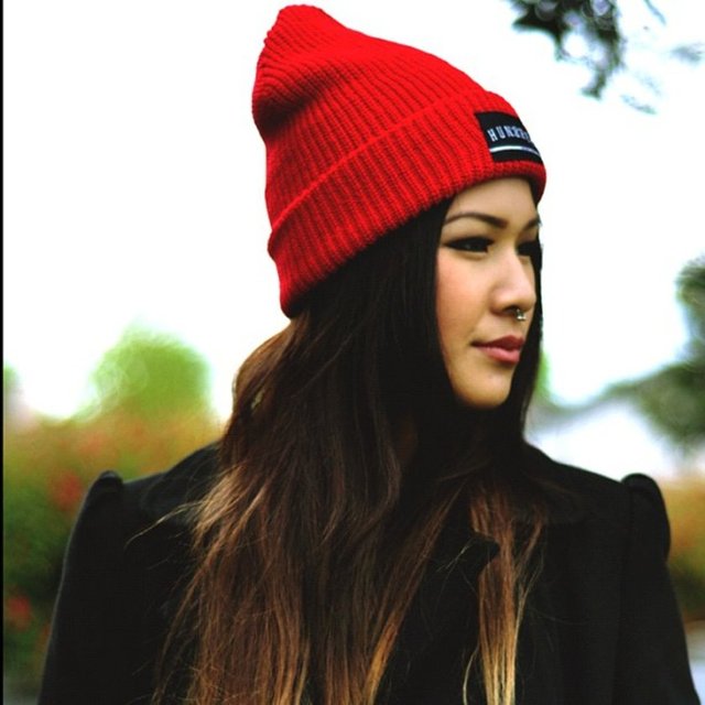 Saçınızın hacmi korumasını ve buklelerinizin şekilli kalmasını istiyorsanız sert bir kumaştan yapılan berelerden kaçınmalısınız.  -