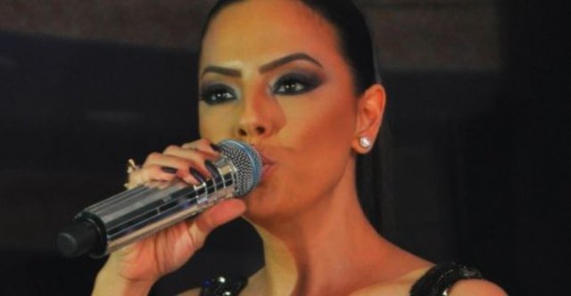 1995 - Fırtınalar - Ebru Gündeş'in oynadığı dizi 150 bölüm sürüp sonra mukavele gereği ekranlara veda etmişti.