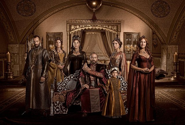 2011 - Muhteşem Yüzyıl - Muhteşem Yüzyıl, Tims Production tarafından yapılıp Star TV'de yayınlanan Türk yapımı tarih-kurgu televizyon dizisi.