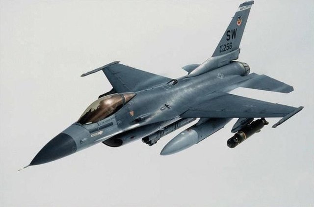 5 Haziran 2002'de İzmir Çiğli Üssü'ne inmek isteyen F-16 parçalandı. Pilot şehit oldu.