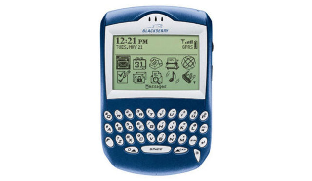 Blackberry 6210 2003   -  - İşte Blackbery efsanesini başlatan telefonlardan biri! Bir dönem insanların elinden düşürmediği Blackberry'nin Quark serisinin ilk telefonlarından biri 6210