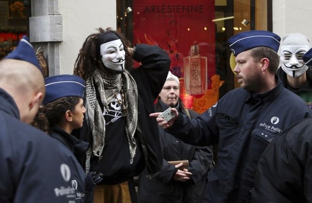 BELÇİKA: - Ateşli silahlar hiçbir şekilde toplumsal olaylarda kullanılmıyor.