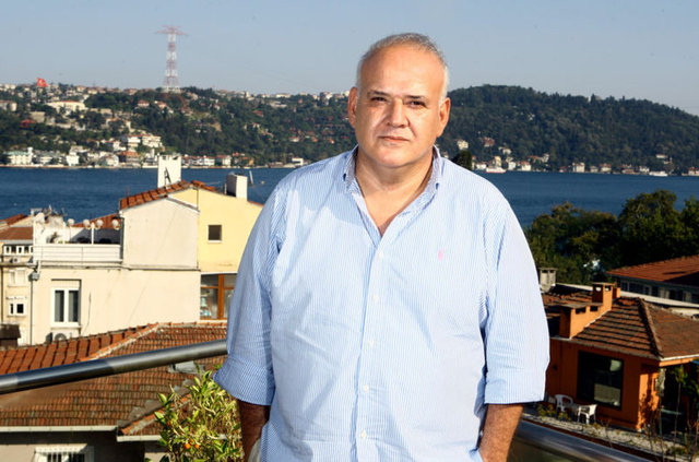 Ahmet Çakar: Sen şimdi Benjamin Toshack'ı seversin..    - Kazım Kanat: Seni de seviyorum ben.    - Ahmet Çakar: O zaman ben Toshack oluyorum. Düz mantık. Aristo mantığı.